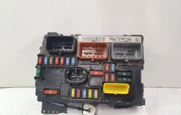 Citroen C3 BSM Control unit 9667199780