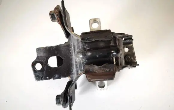 Volkswagen Cross Polo Engine mount bracket 6q0199555ar
