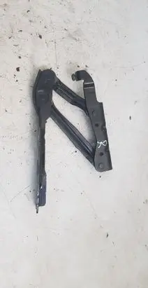 Engine bonnet/hood hinges
