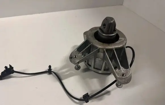 Mercedes-Benz GLE W167 Engine mount bracket A1672405800