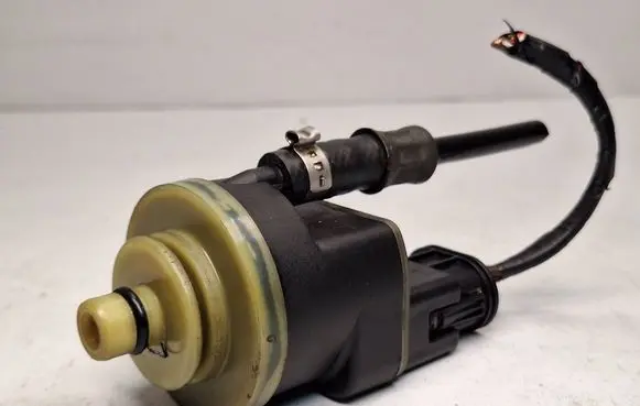 BMW 3 E90 E91 Fuel filter heater 7802940 13327802940