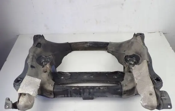 Mercedes-Benz S W221 Engine mounting bracket