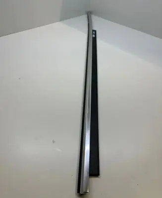 Audi A5 8T 8F Front door glass trim molding 8T0853283C