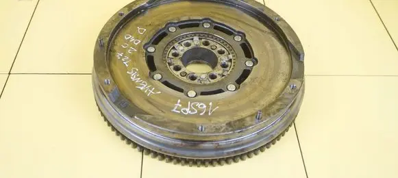 Toyota Avensis T270 Dual mass flywheel 415028410 1ADFTV