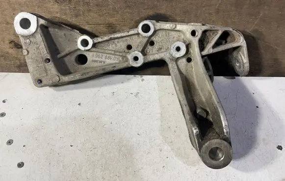 Skoda Octavia Mk2 (1Z) Engine mounting bracket 1K0199296F