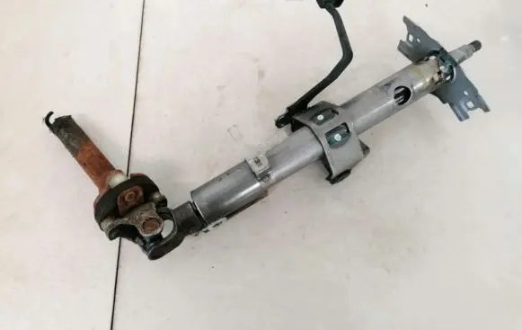 Toyota Avensis Verso Steering wheel axle