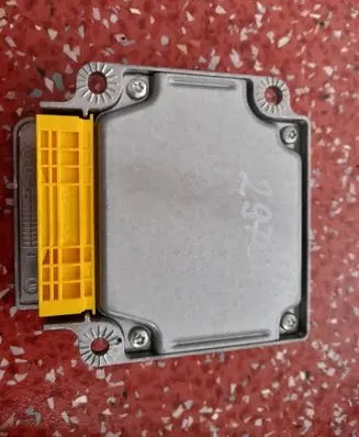 Volkswagen PASSAT B5 Airbag control unit/module 1C0909605C