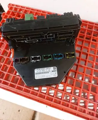 Mercedes-Benz E W212 Fuse module A2129007124 A2129024408 A2129015504