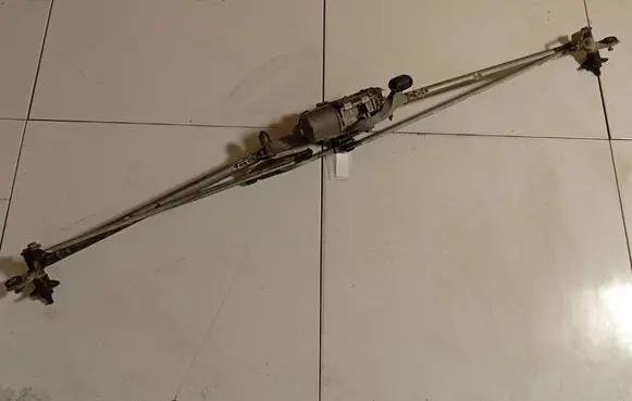 Opel Astra J Front wiper linkage and motor 3397020986