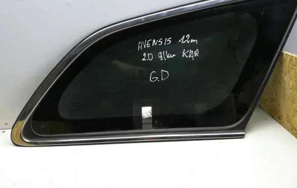 Toyota Avensis T270 Rear side window
