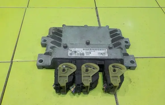 Ford Fiesta Engine control unit/module 8V2112A650ADB