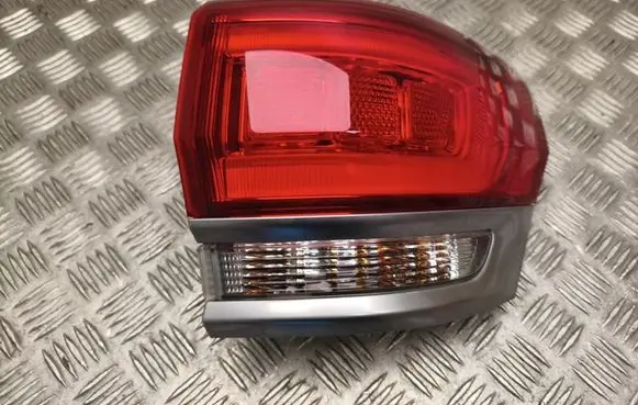Jeep Grand Cherokee Rear/tail lights 68236132AE