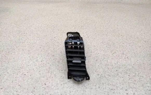 Nissan Primera Dash center air vent grill A1007035