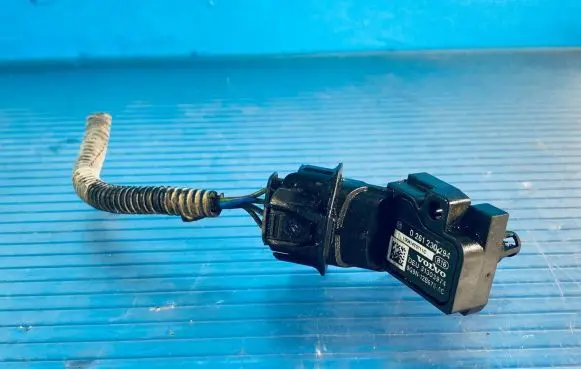 Volvo V70 Air pressure sensor 31303974 9G9N12B676AC 0261230294