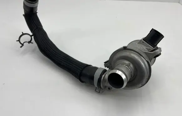 Ford Kuga III Water pump LX6E8501AA