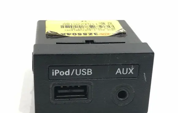 Hyundai i40 USB socket connector 96120-3Z5504X