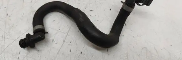 Coolant pipe/hose