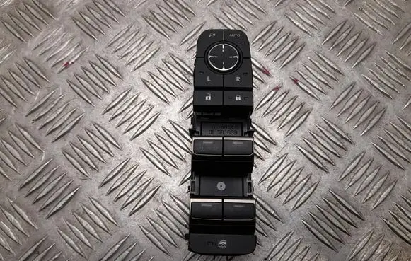Lexus LBX Electric window control switch 8404048240
