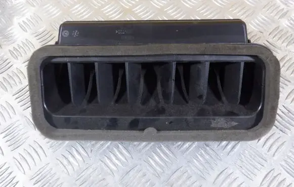 Audi Q7 4M Air intake duct part 4M1858431