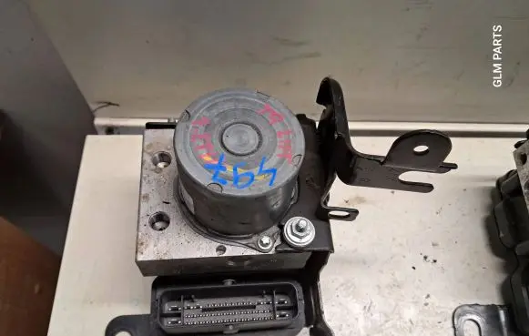 Peugeot 308 ABS Pump 9825549780