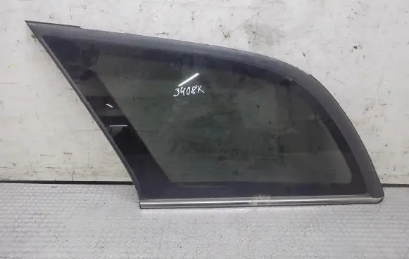 Toyota Avensis T250 Rear side window