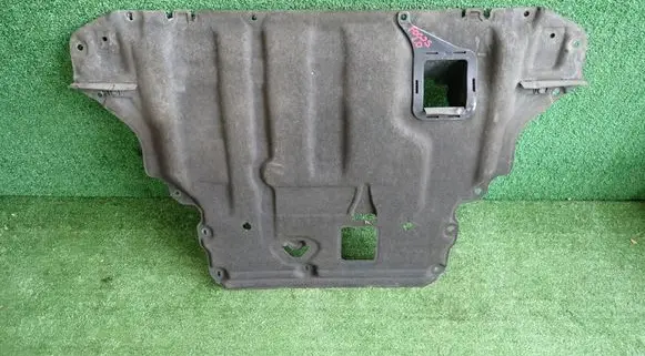 Ford Focus Engine splash shield/under tray 