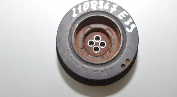 BMW 5 E39 Crankshaft pulley 2247890