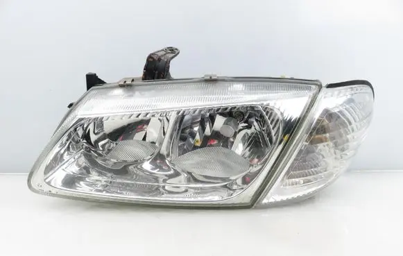 Nissan Almera N16 Headlight/headlamp 89003331