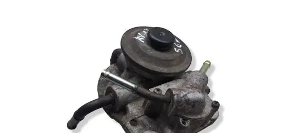 Toyota Avensis T250 Fuel filter bracket/mount holder 233800R010