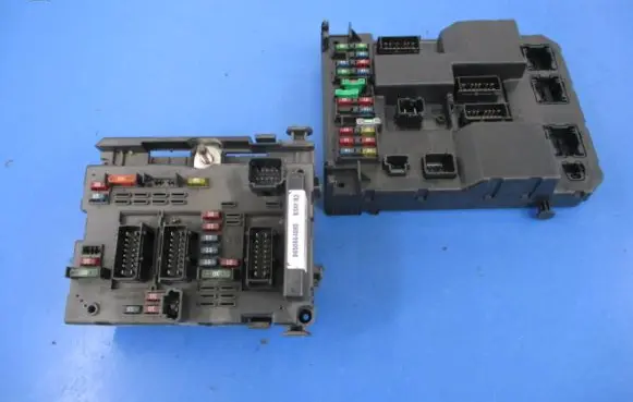 Peugeot 307 CC Fuse box set 9651196980
