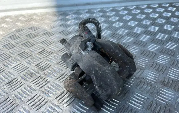 Mercedes-Benz E W211 Rear brake caliper