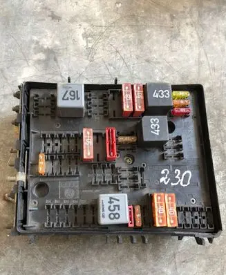 Volkswagen Golf V Fuse box set 1K0937124H 01534502