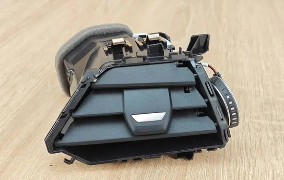 BMW 4 G22 G23 G24 G26 Dashboard air vent grill cover trim 6848618