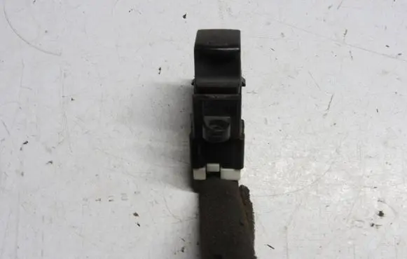 Nissan Note (E11) Electric window control switch 25411ED00B
