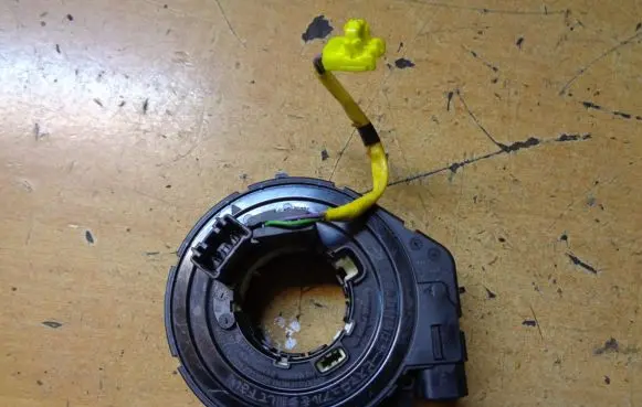 Mazda 2 Airbag slip ring squib (SRS ring) D65166CS0