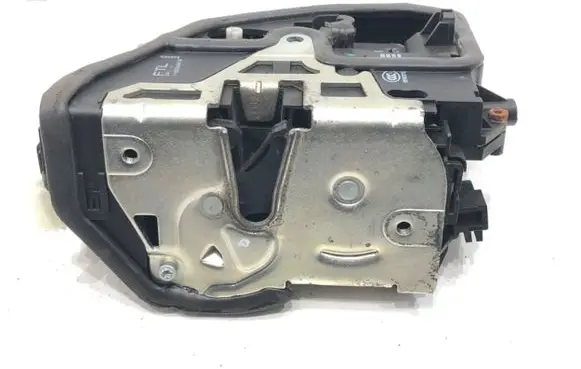 BMW X1 E84 Front door lock 7229471