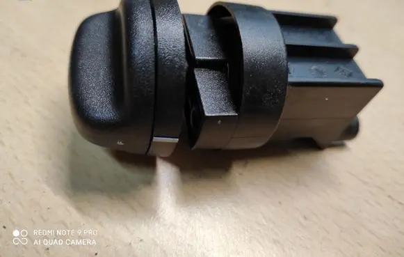 Dacia Sandero Headlight level height control switch