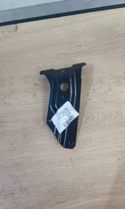 Volkswagen Golf V Fender mounting bracket 1K6821135