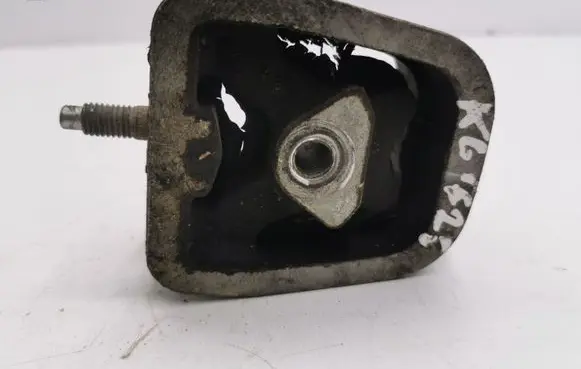 Mercedes-Benz A W168 Engine mount bracket