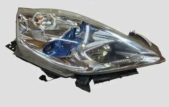 Nissan Leaf I (ZE0) Headlight/headlamp 260103NF5A
