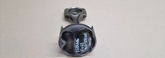 Ferrari 458 Piston with connecting rod 94P36