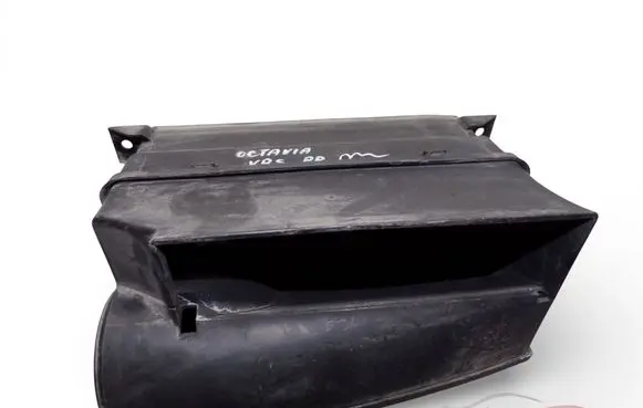 Skoda Octavia Mk2 (1Z) Air intake duct part 1K0805962 1K0805962E