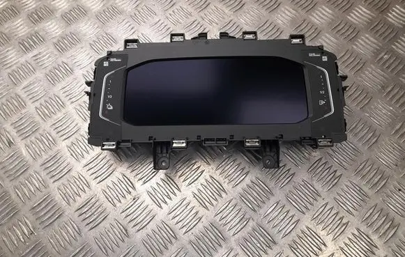 Volkswagen PASSAT B8 Speedometer (instrument cluster) 3G0920324C