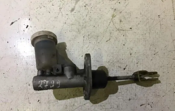 Mitsubishi Carisma Clutch master cylinder