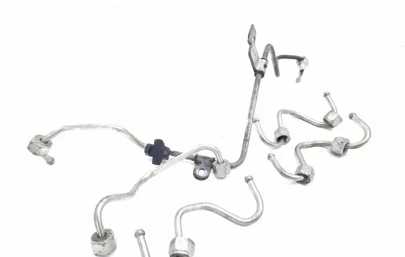 Fuel injector supply line/pipe