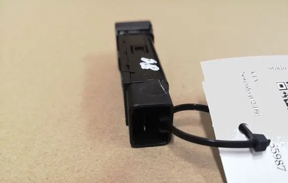 KIA Sorento Windscreen/window heater switch 621W05010 202002962