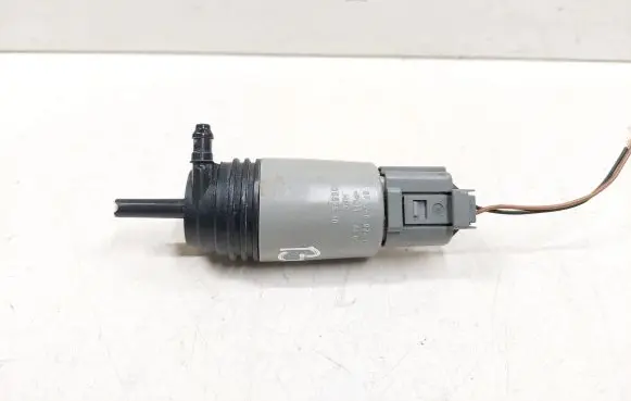 BMW 5 E60 E61 Windscreen/windshield washer pump 67126934159 23557610