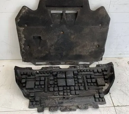 Jeep Grand Cherokee Engine splash shield/under tray 68037063