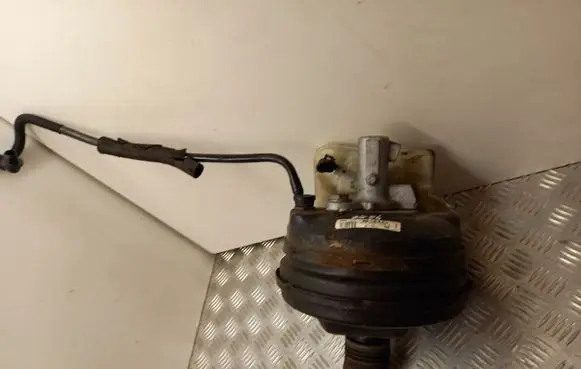 Audi A4 S4 B7 8E 8H Brake booster 8E0612105P