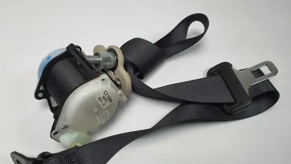 Nissan Micra Rear seatbelt 0439301